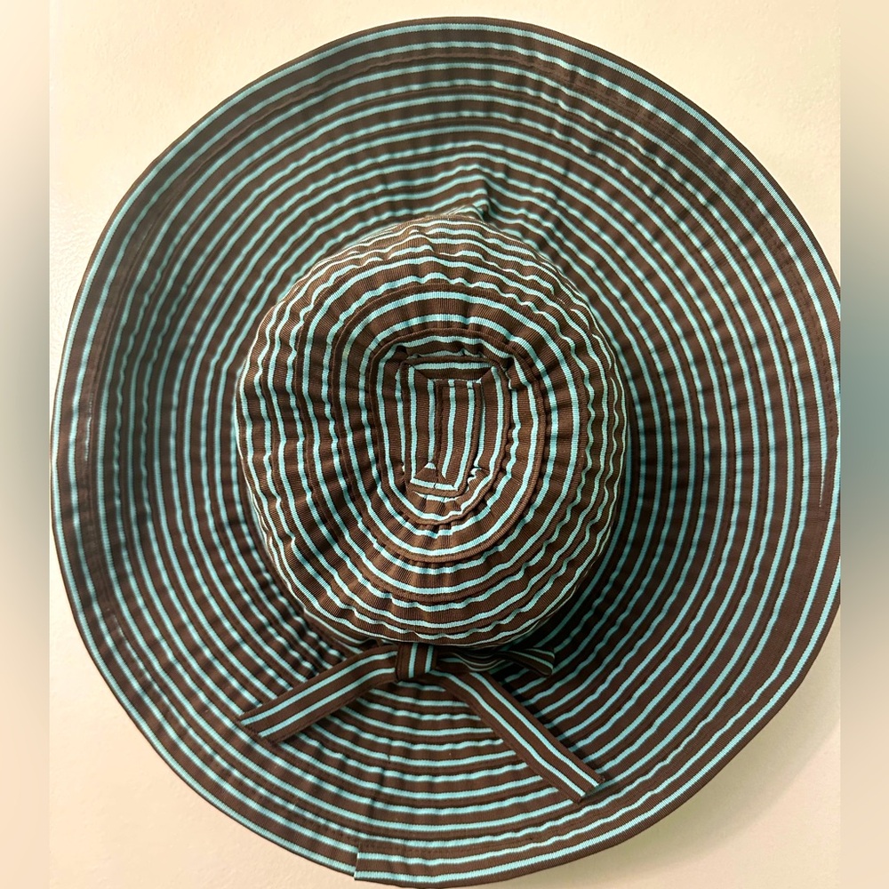 Wide-brim Sun hat